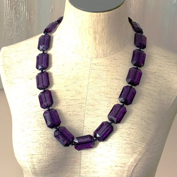 Elegant bead necklace with lace tie - Picture 1 of 7